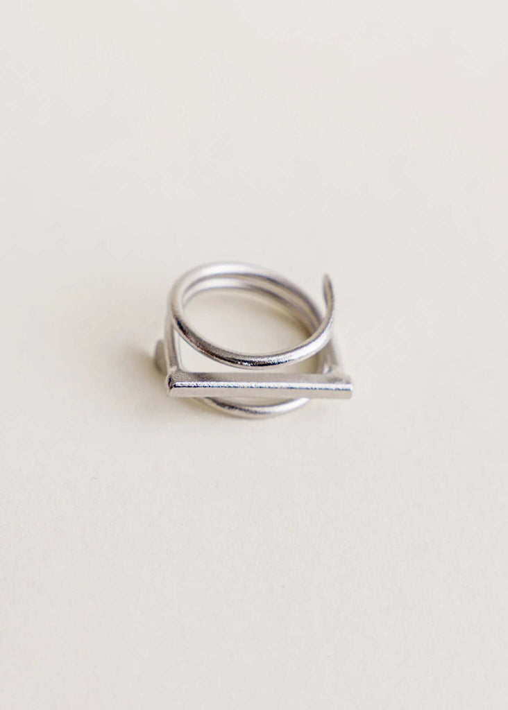 Omna Silver Ring — Silver ring with a bar detail — MYFASHIONFRUIT