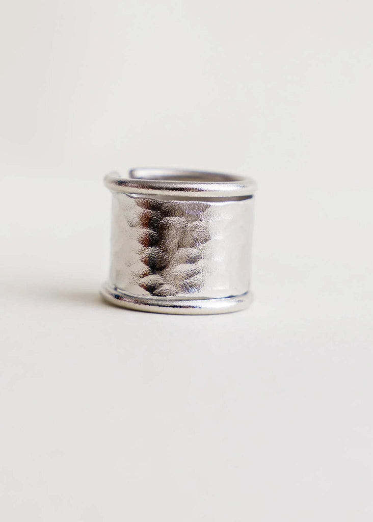 Into the Dark Ring — Chunky hammered silver ring — MYFASHIONFRUIT