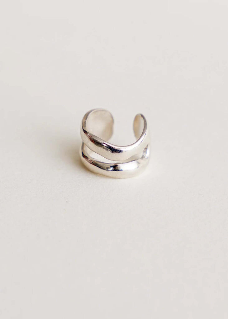 Vincent Minimal Ear Cuff - Silver ear cuff detail — MYFASHIONFRUIT
