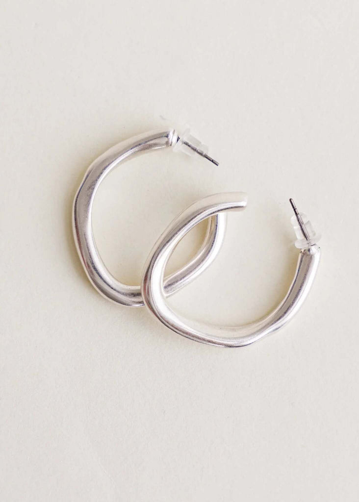 Reine Hoops — Silver hoop earrings detail — MYFASHIONFRUIT