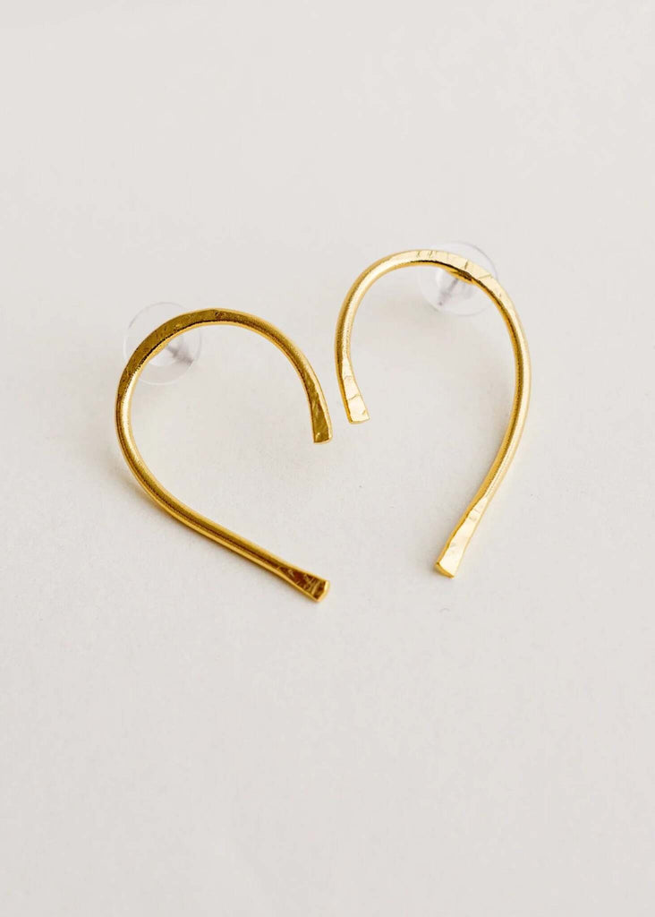 Spicy Gold Earrings — Gold hammered open hoop earrings, detail — MYFASHIONFRUIT