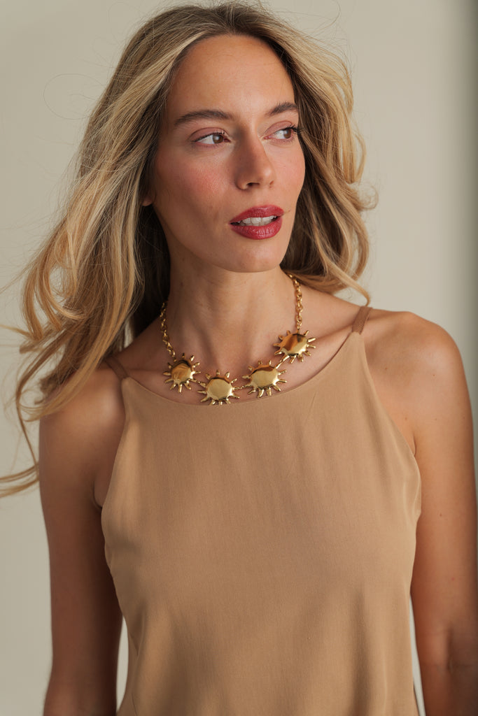 Lā Necklace