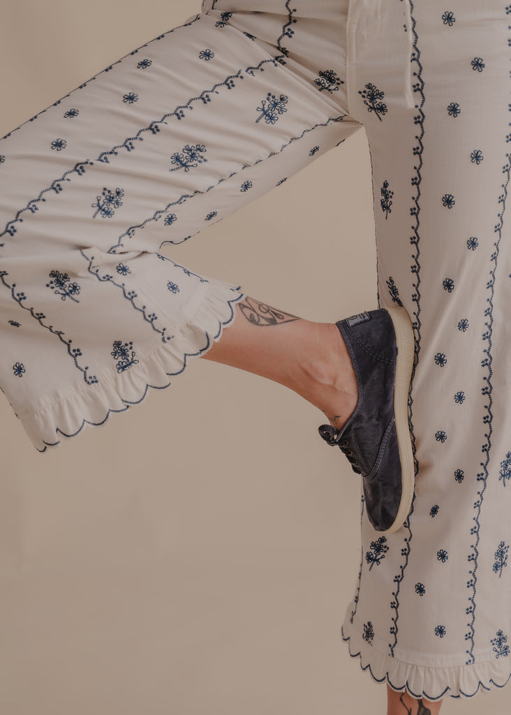 Old Arum Sneakers — Blue sneakers and embroidered pants details — MYFASHIONFRUIT