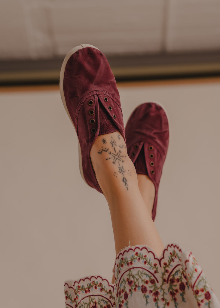Old Arum Sneakers — Burgundy sneakers on model — MYFASHIONFRUIT