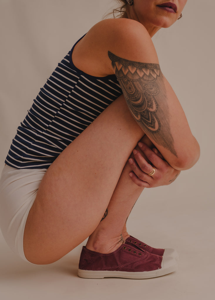 Old Lavanda Sneakers — Burgundy sneakers on model — MYFASHIONFRUIT