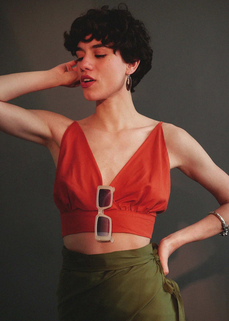 Komono MALICK Daffodil Sunglasses — Model wearing sunglasses — MYFASHIONFRUIT