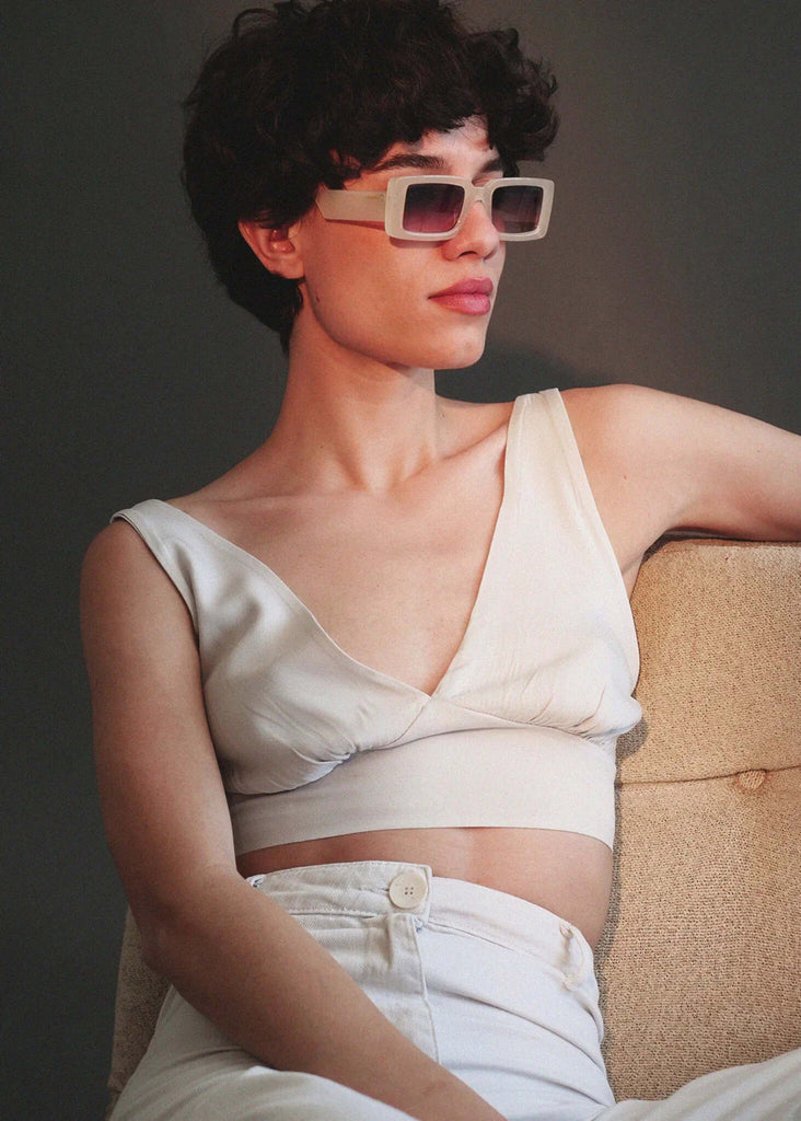 Komono MALICK Daffodil Sunglasses — Beige frame, on model — MYFASHIONFRUIT