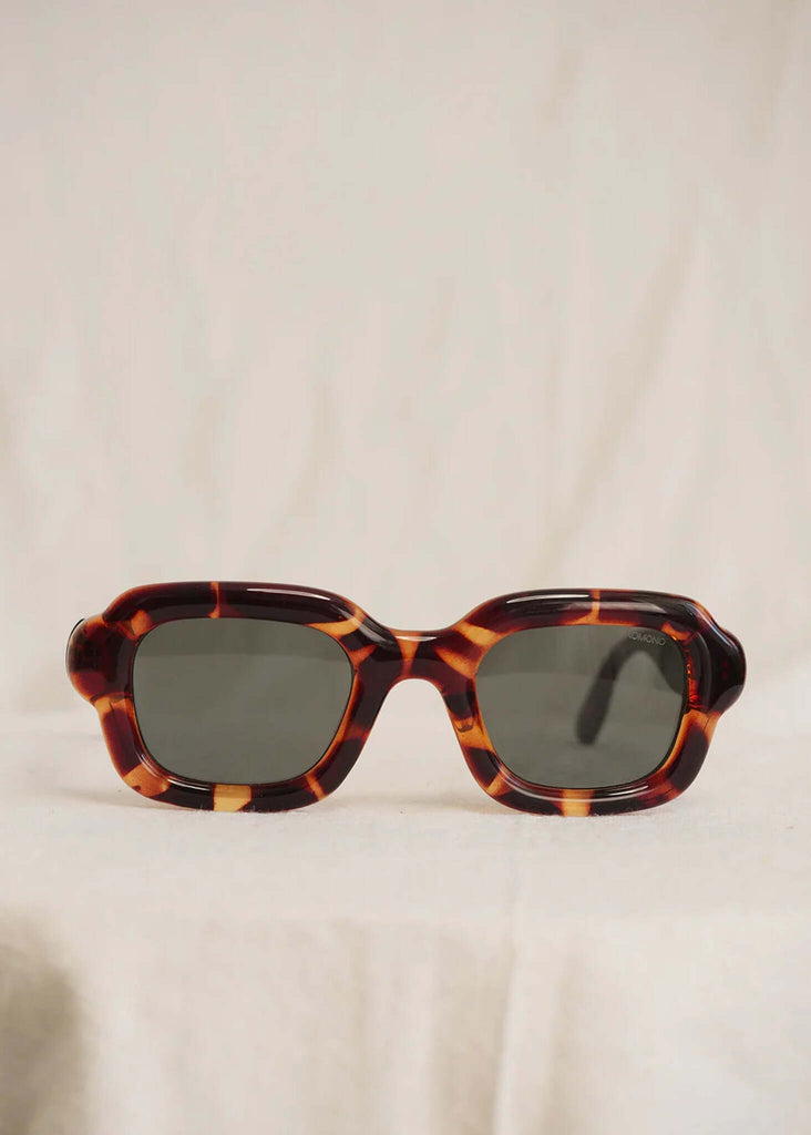 Komono MILES Havana Sunglasses — Tortoiseshell sunglasses, detail — MYFASHIONFRUIT