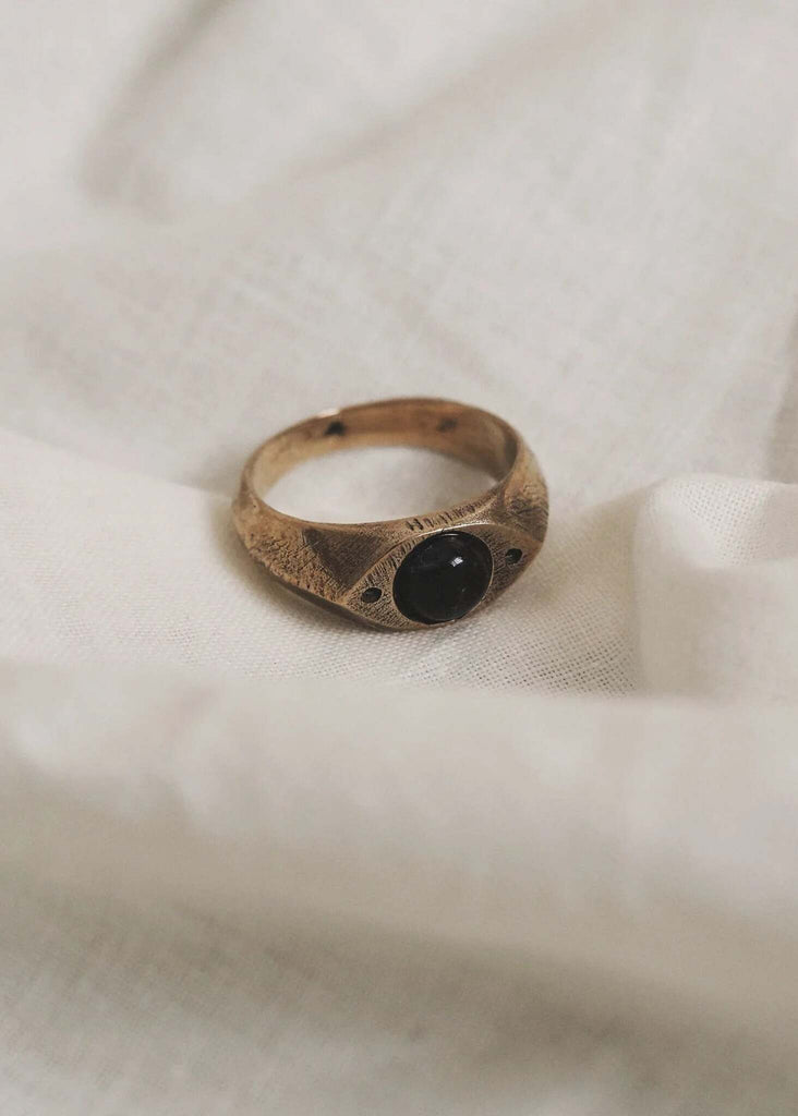 Rana Statement Ring — Bronze ring with black stone, detail — MYFASHIONFRUIT