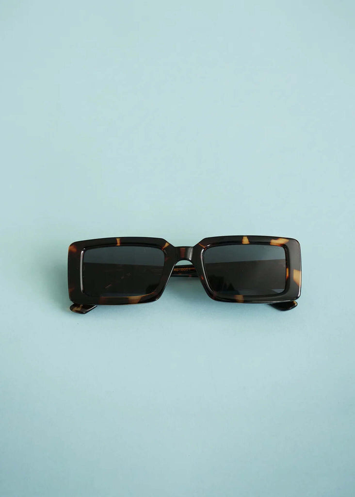 Komono MALICK Havana Sunglasses — Tortoise rectangular frames — MYFASHIONFRUIT