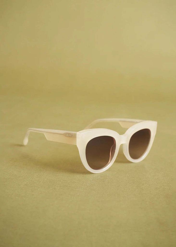 Komono LUCILE Milk Sunglasses — cream cat-eye frames — MYFASHIONFRUIT