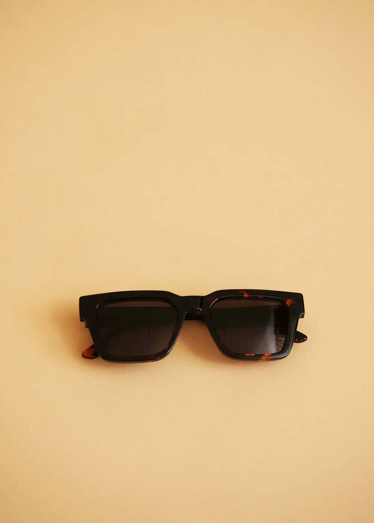 Komono BOB Tortoise Sunglasses — Square tortoise sunglasses — MYFASHIONFRUIT