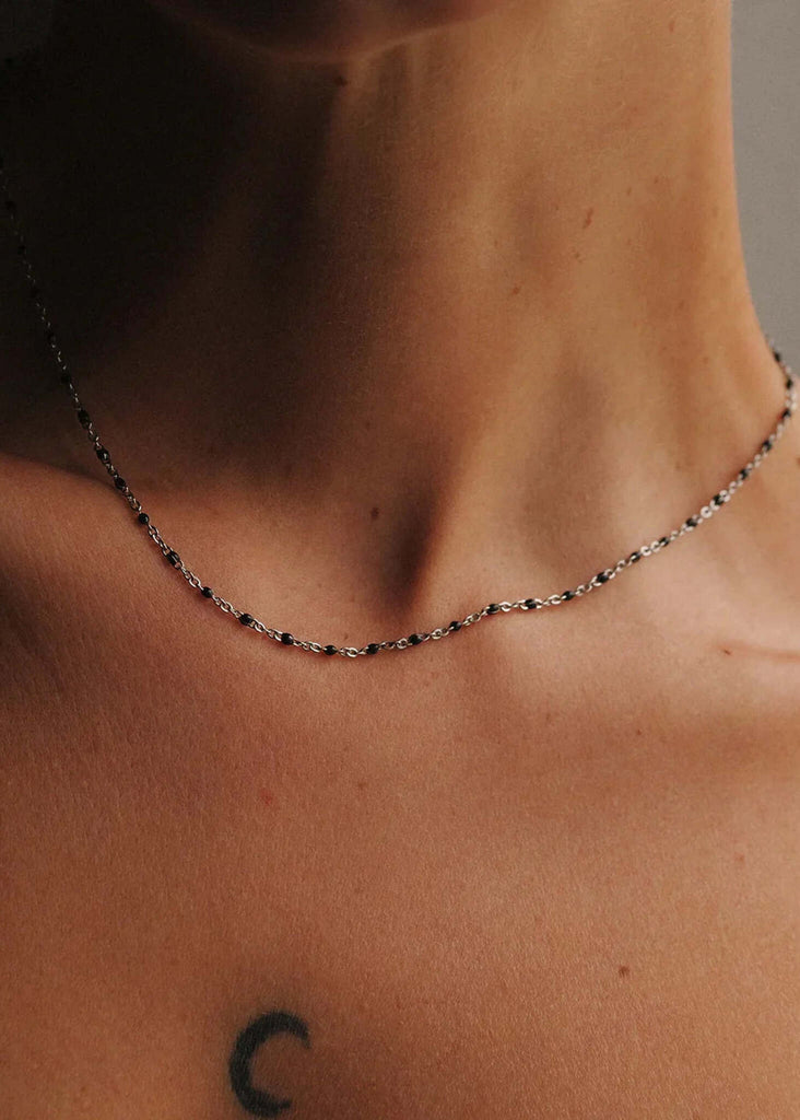 Dakota Necklace — Silver chain black bead necklace on model — MYFASHIONFRUIT
