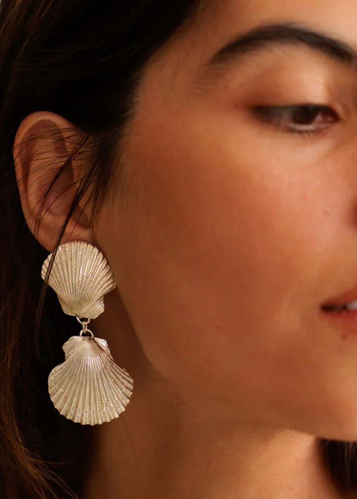 Amphitrite Earrings — Silver seashell earrings on model — MYFASHIONFRUIT
