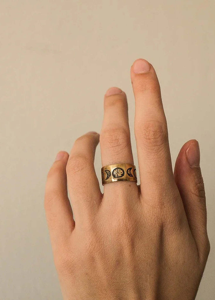 Moon Phases Ring — gold ring on model — MYFASHIONFRUIT