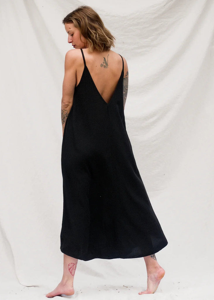 Granadas Dress — Black midi dress with low back, on model — MYFASHIONFRUIT