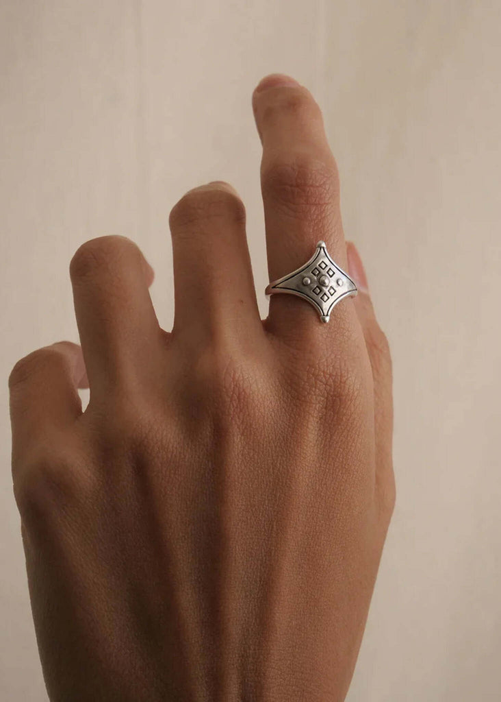 Tuareg Ring — Silver rhombus ring on hand — MYFASHIONFRUIT
