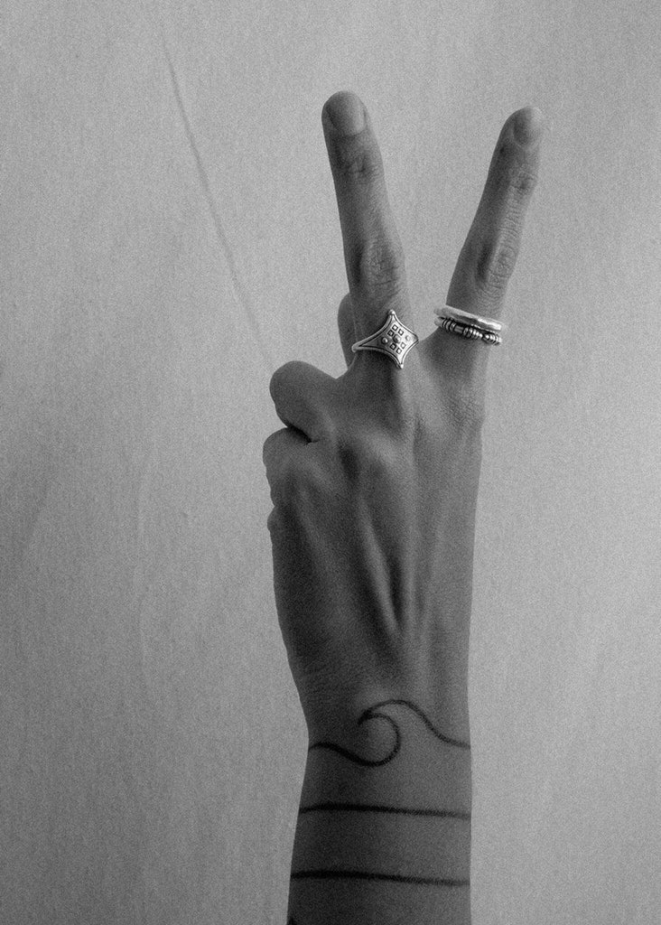 Tuareg Ring — Hand with ring giving peace sign — MYFASHIONFRUIT