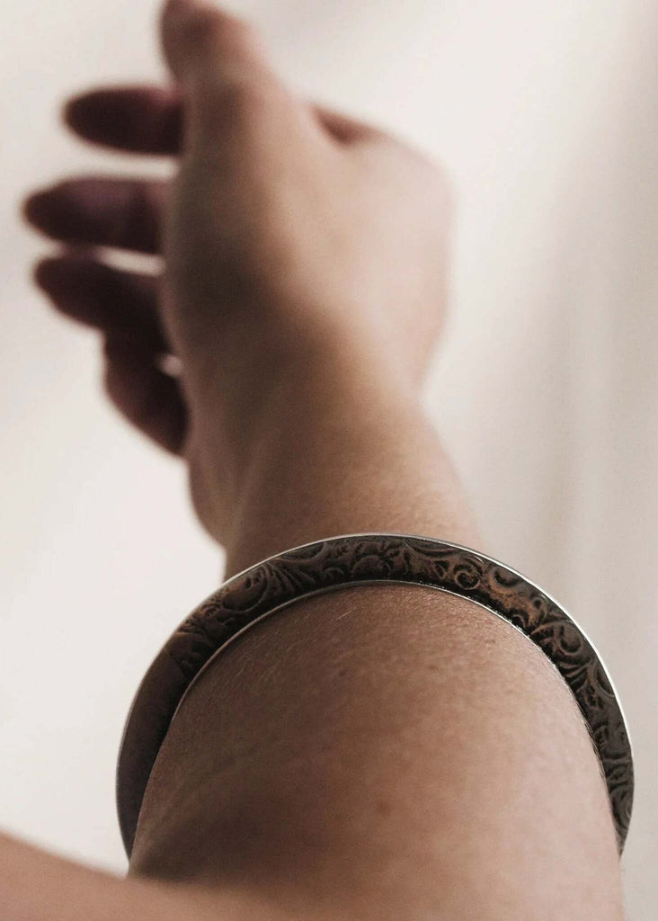 Loop Bracelet — Silver bracelet on model detail — MYFASHIONFRUIT