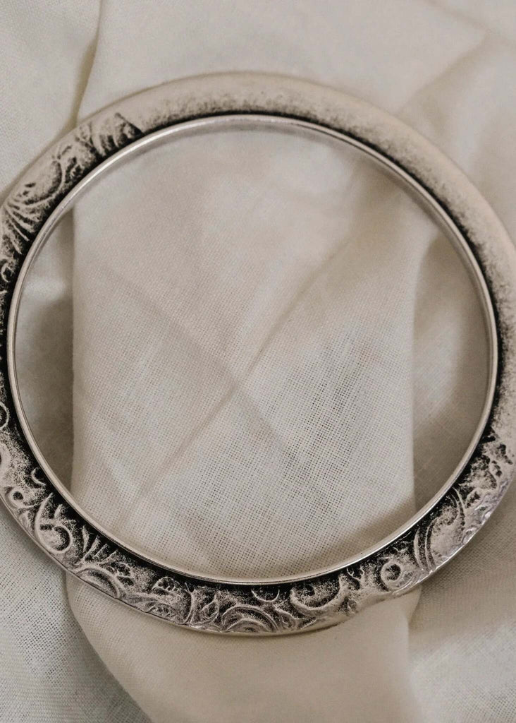 Loop Bracelet — Silver floral bangle detail — MYFASHIONFRUIT