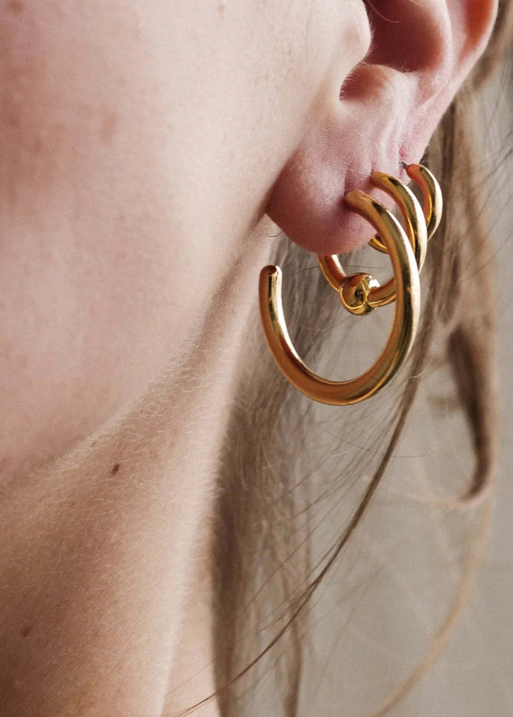 Susie Hoops — Three gold hoops on ear — MYFASHIONFRUIT