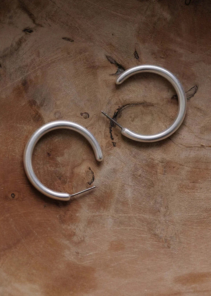 Susie Hoops — Silver hoops on wood — MYFASHIONFRUIT
